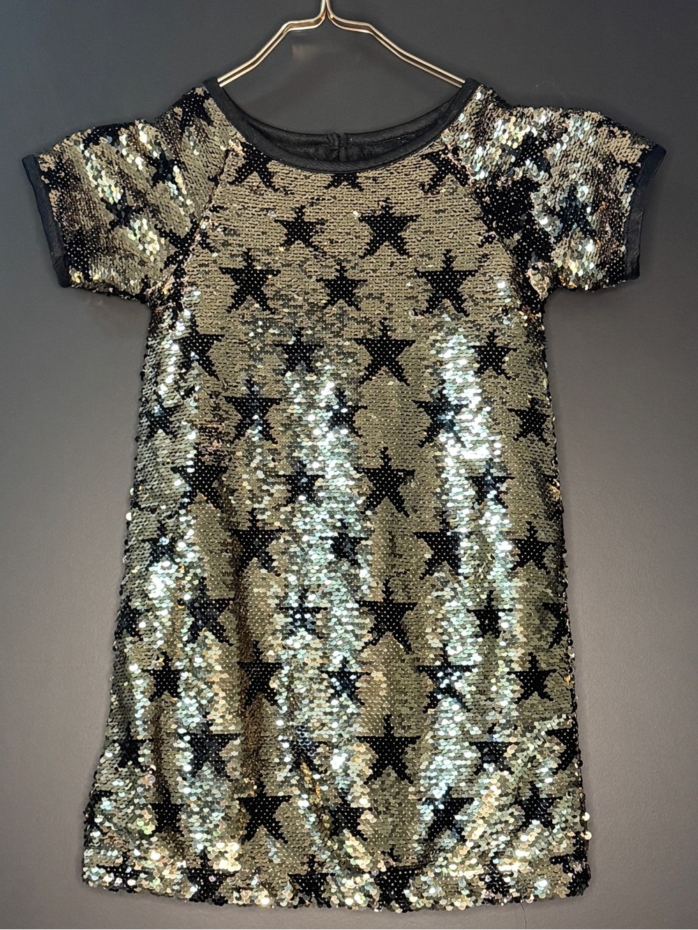 Peek - Kids Sequin Star Short-Sleeve Dress - Gold/Black - Size 4/5